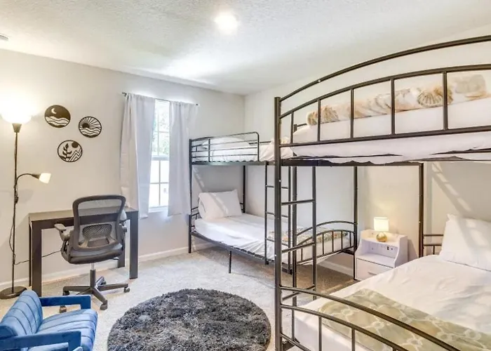Cozy Villa With Private Garden, Pet Friendly, 14 Guest